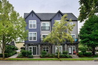 Building Photo - 10651 NE Red Wing Way