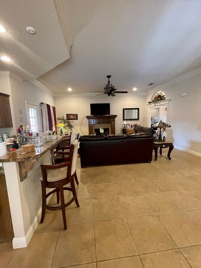 Building Photo - 7009 Stonegate Dr