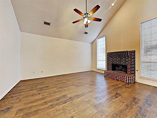 Building Photo - 1517 Waterford Dr