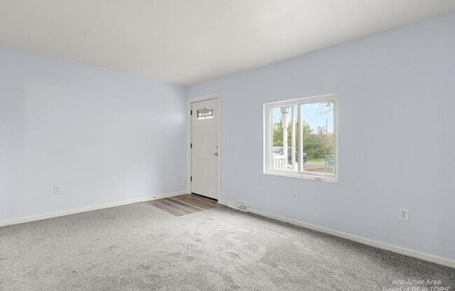 Photo - 393 Elder St House