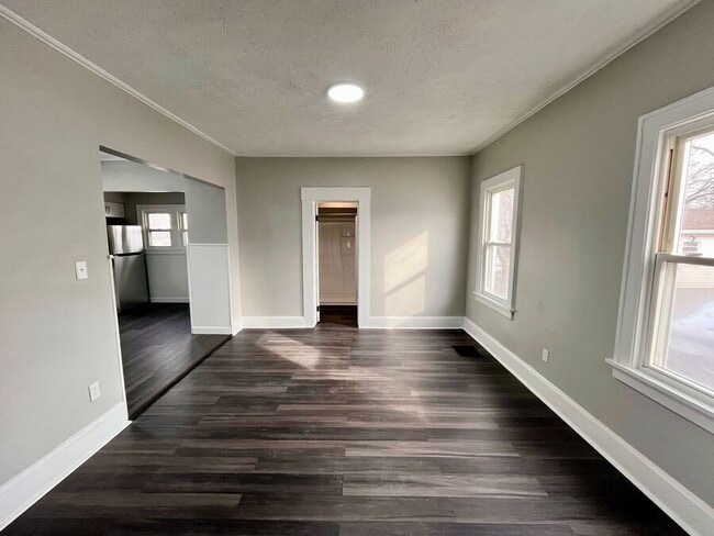 Building Photo - 2009 Grand Ave