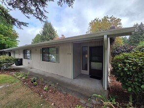 Building Photo - 3300 Carpenter Rd SE