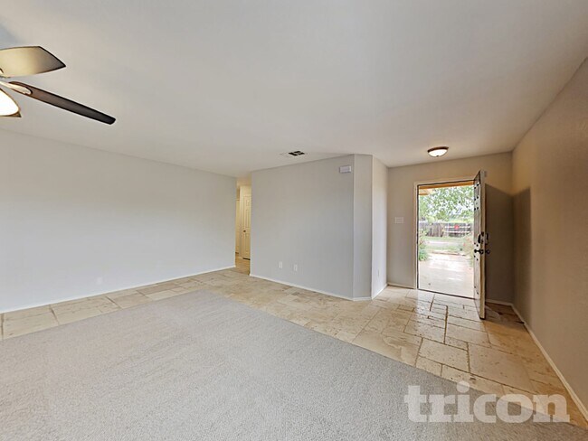 Foto del edificio - 4000 Sapphire Ln