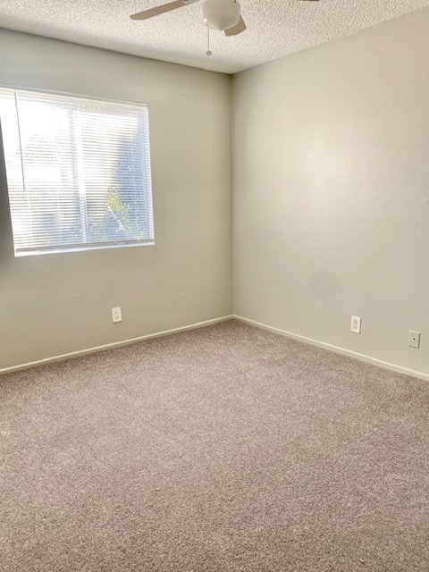 Foto del edificio - 382 N Avenue 52 Ave