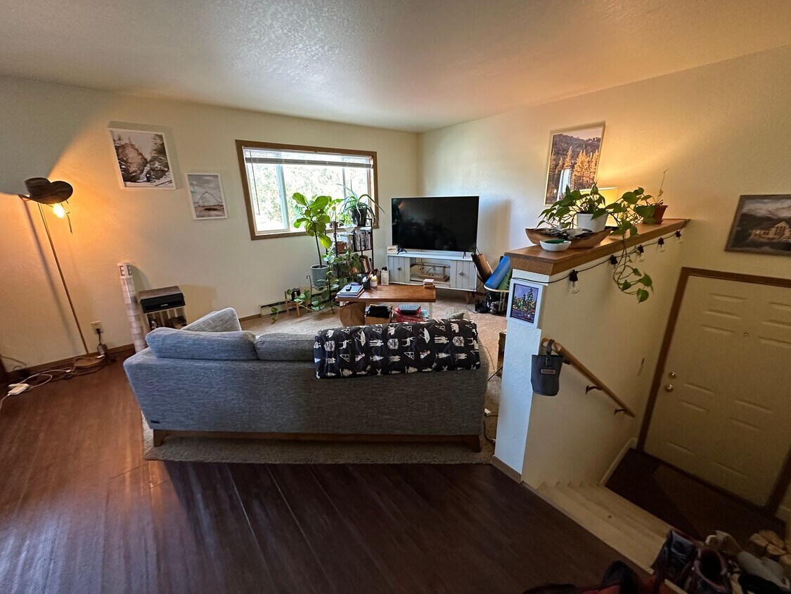 Foto principal - 2 Bedroom with a Facelift!