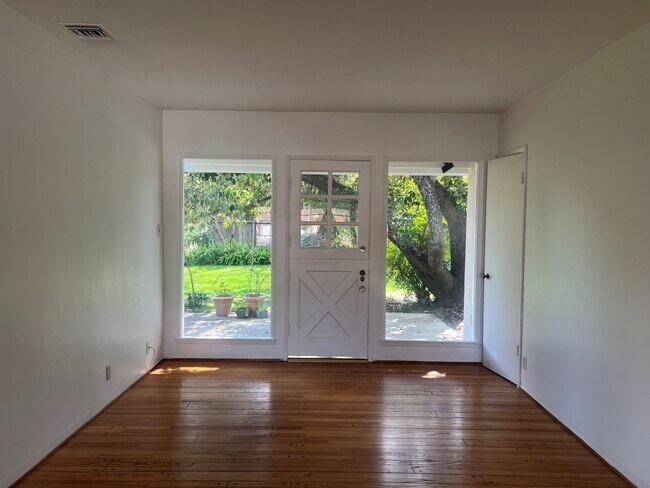 Foto del edificio - 1542 Alameda St