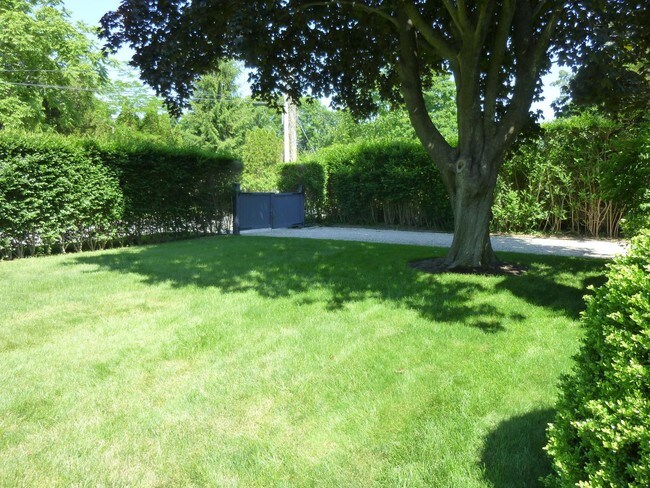 Building Photo - 48 Bellows Ln