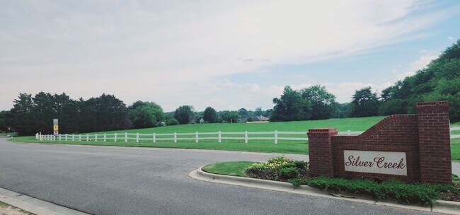 Foto del edificio - 1114 Silver Creek Lane, Alabaster, Alabama...