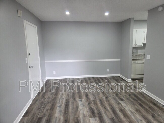 Building Photo - 2929 Selena Dr