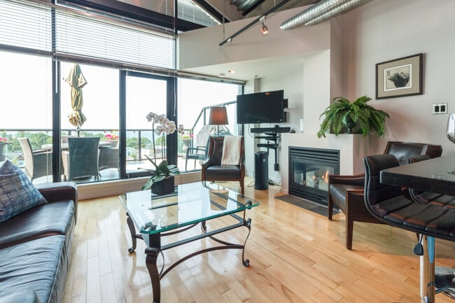 Open Plan Living Room - 21 Erie St