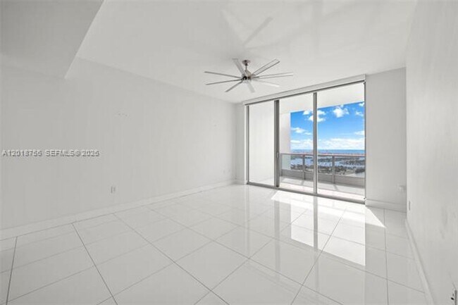 Foto del edificio - 900 Biscayne Blvd