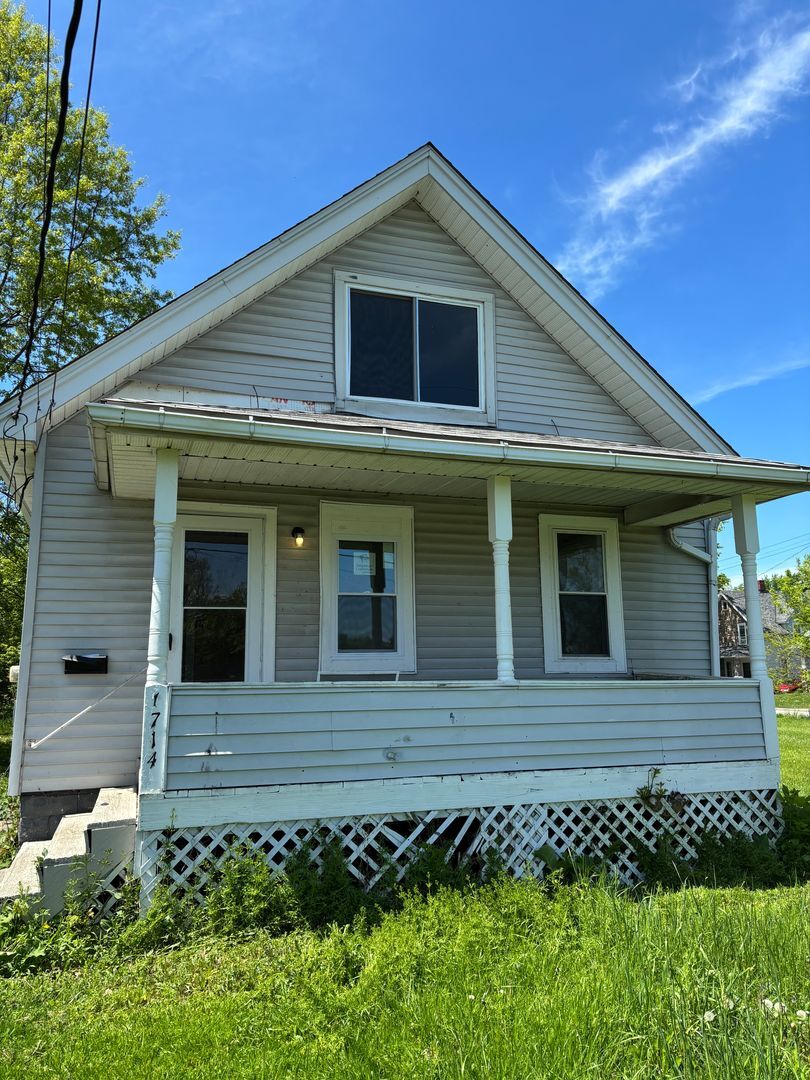 1714 Long Ave Lorain, OH 44052 – photo 1