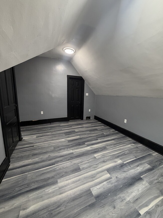 Foto del edificio - 108 E 12th Ave