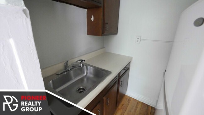 Foto del edificio - 425 W Roscoe St