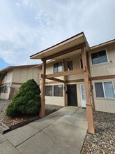 Building Photo - 146 Van Giesen St