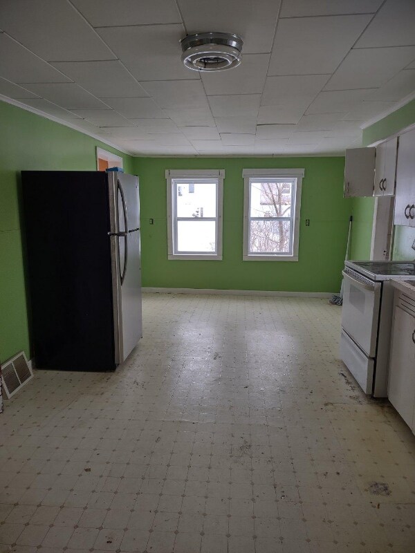 Building Photo - 110 Pondview St