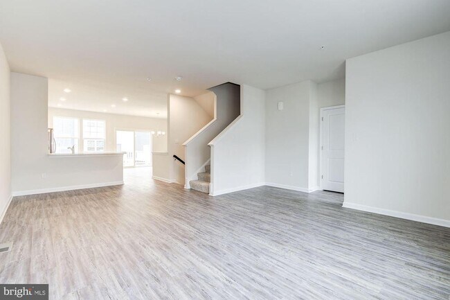 Foto del edificio - 3108 Laurel Hl Rd