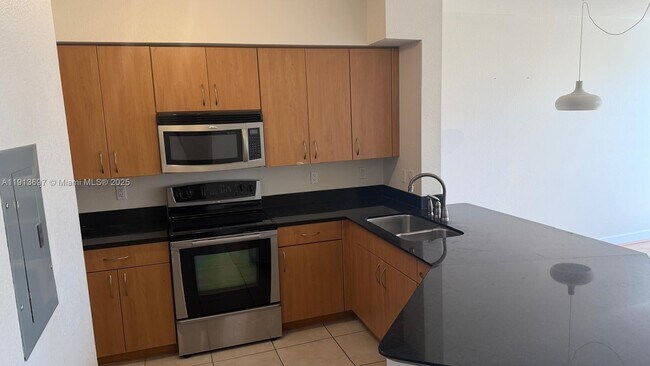 Foto del edificio - 1830 Radius Dr