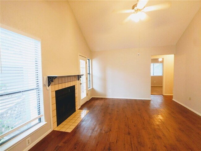 Building Photo - 1807 Rainy Meadows Dr