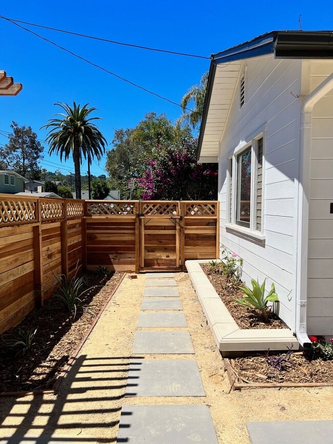 Building Photo - Mulberry Avenue