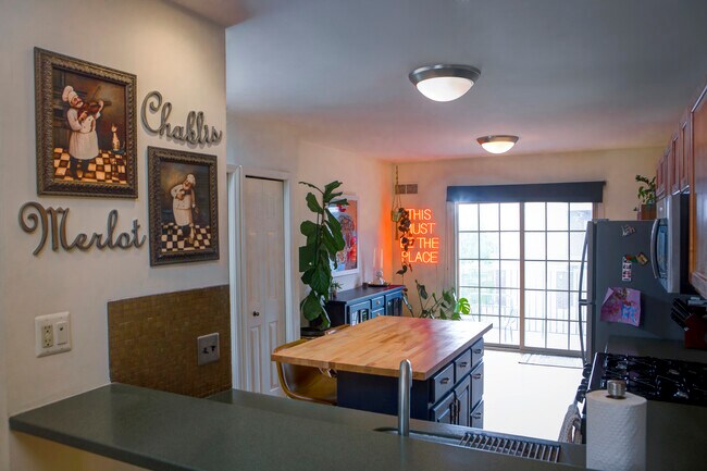 Rincón en la cocina - 1388 Ashford Ct