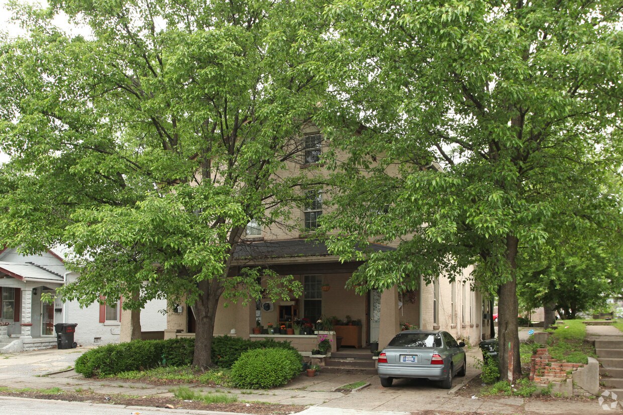 949951 Maple St, Jeffersonville, IN 47130 Apartments in