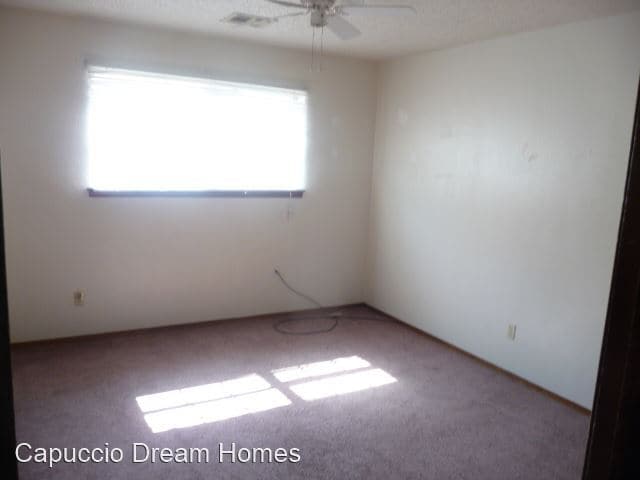 Building Photo - 2 br, 1.5 bath House - 4810 NW Motif Manor...