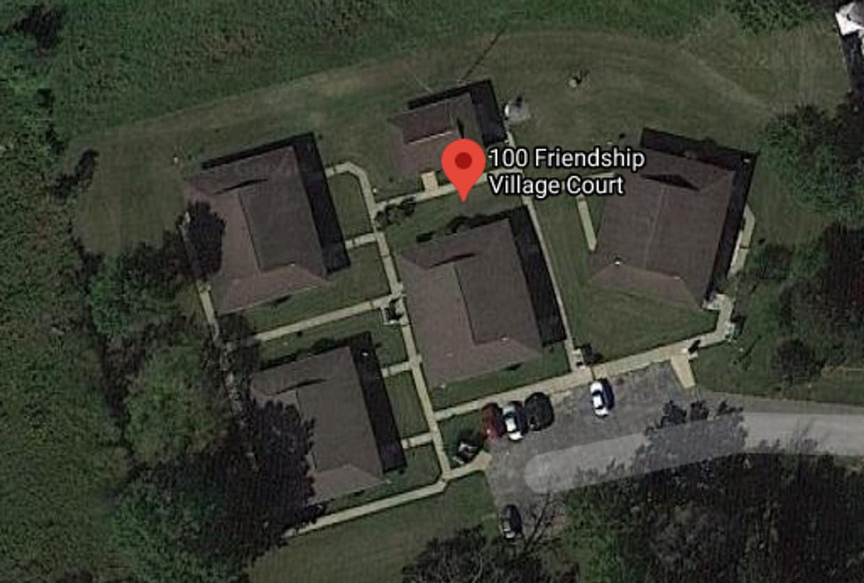 Primary Photo - 100 Friendship