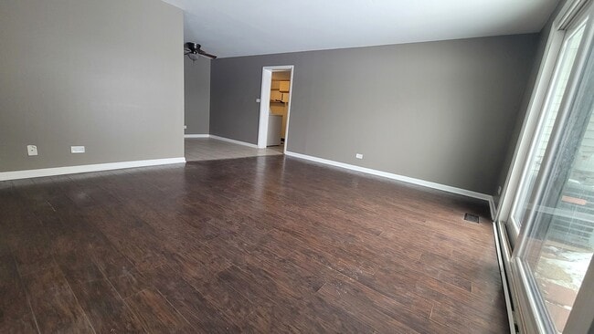 Building Photo - 1304 Yarmouth Ct