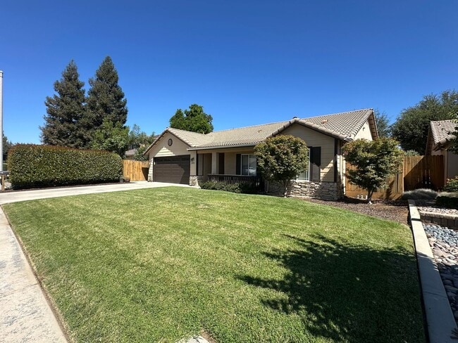 Building Photo - Beautiful home with pool coming soon