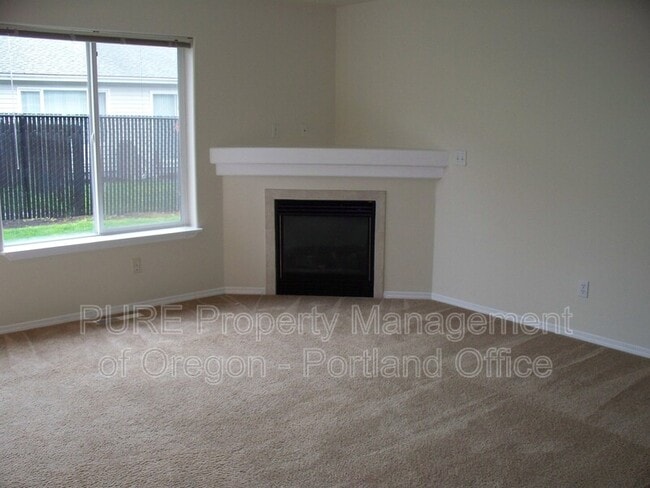 Building Photo - 3633 NE 158th Ave