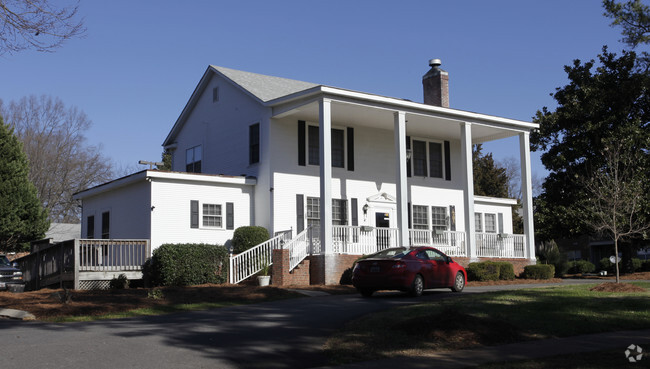 Building Photo - Yorkshire Apartments