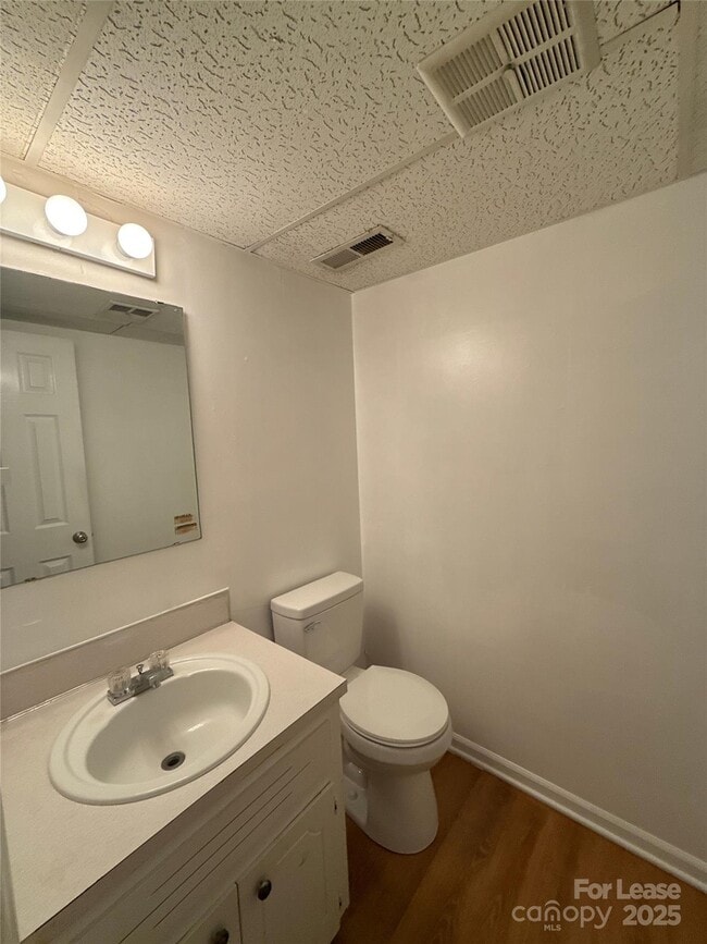 Building Photo - 409 Hawley Ave