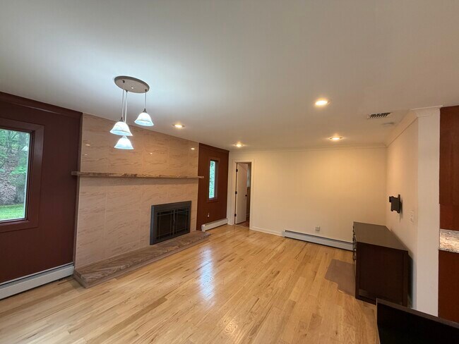 Foto del edificio - 600 Scraggy Hill Rd