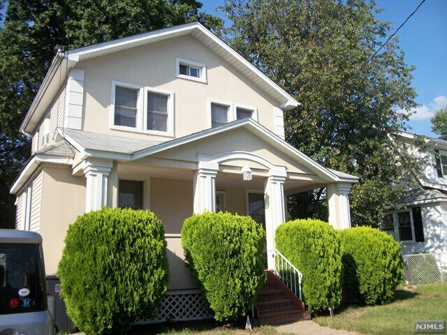 Primary Photo - 49 Carnation St