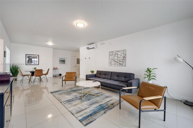 Building Photo - 9850 E Bay Harbor Dr