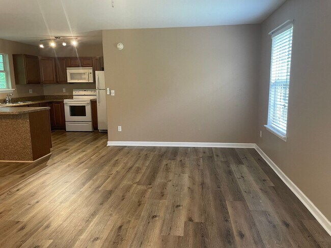 Building Photo - 1 Bedroom ADU Rental Available Soon!
