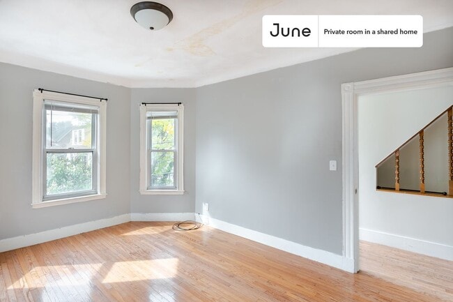 Building Photo - Room in Shared 6 bed/1.5 bath home