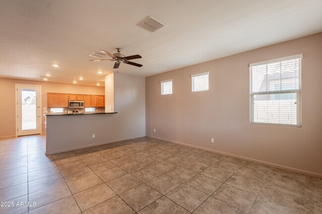 Foto del edificio - 5220 S 16th Pl