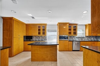 Building Photo - 5150 Jason St