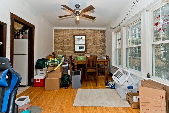 Building Photo - 1349 W Greenleaf Ave