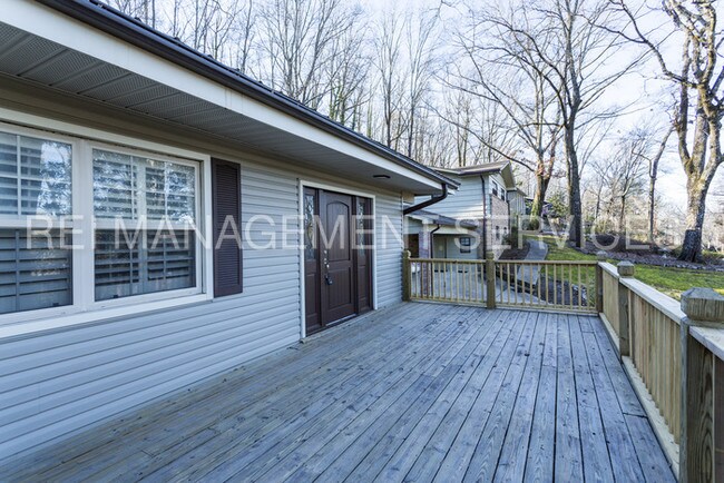Building Photo - 1829 Old Creek Trail