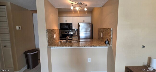 Building Photo - 3419 Winkler Ave