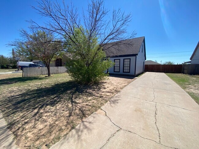 Foto del edificio - 3 bed 2 bath home