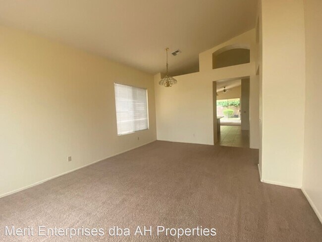 Building Photo - 4 br, 2 bath House - 3281 W ROSS DR