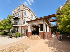 Building Photo - 5677 S Park Pl