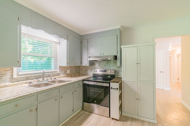 Building Photo - Remodeled ranch home in Lancaster, SC