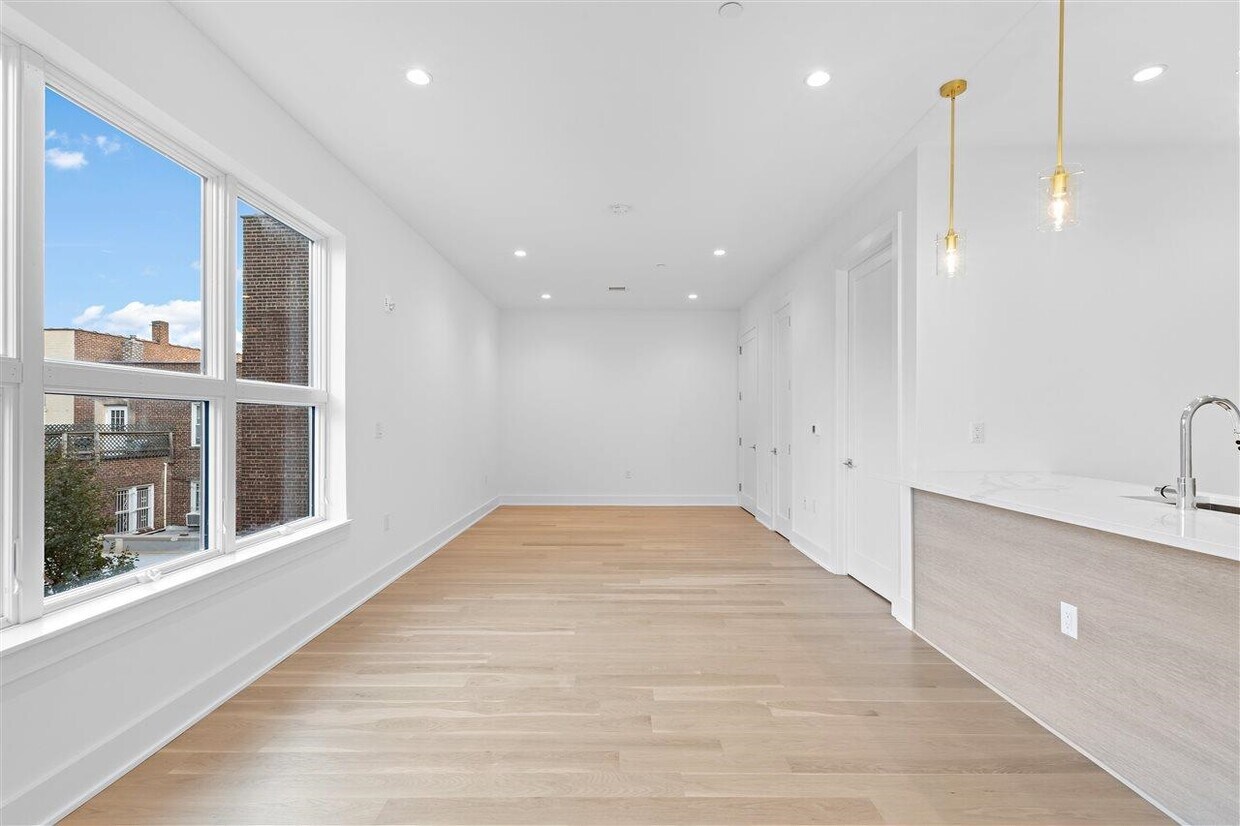 Foto principal - 6025 JFK Blvd E