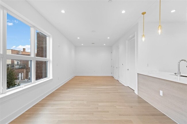 Building Photo - 6025 JFK Blvd E