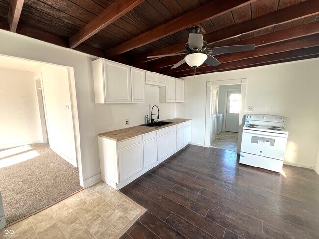 Foto del edificio - 231 E South C St